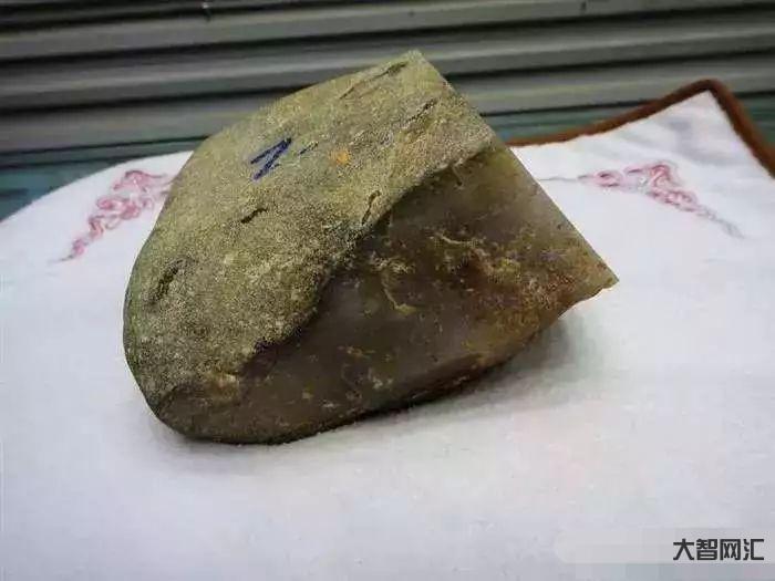 1、如何购买翡翠毛料?