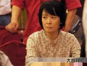 妈妈是第一经纪人,他是最年轻影帝,妻子是当红演