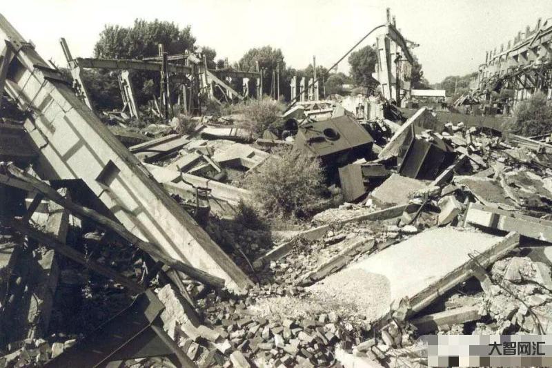 2、唐山大地震是哪一年?