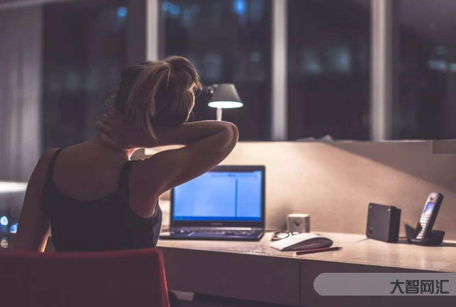 晚上熬夜最少睡多久正常-每天少睡一两个小时,算「熬夜」吗?-大智网汇