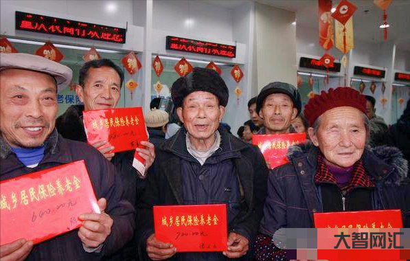 120元一年养老金-每年多领120:2023农村老人基础养老金涨了,除-大智网汇