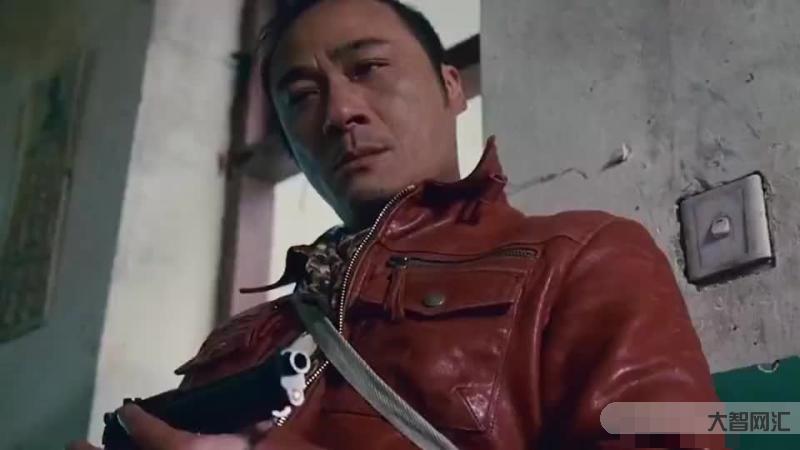 男子天天对自己开枪-枪支暴力泛滥 今年前100天美国涉枪事件致过万人死-大智网汇