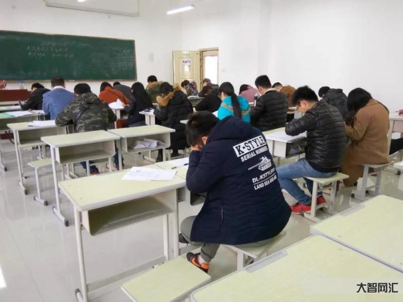 同学和自己考一个大学-一对情侣报考同校同专业,竟然考出同样分数-大智网汇