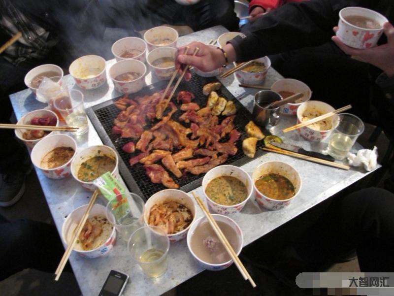 昆明哪里的烧烤热闹-昆明最火爆的10家烧烤店,征服了无数人的胃-大智网汇