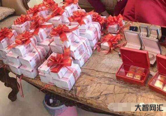 父母要彩礼却不陪嫁-把10万彩礼都给了我，却不给嫁妆，给弟弟攒钱，我该