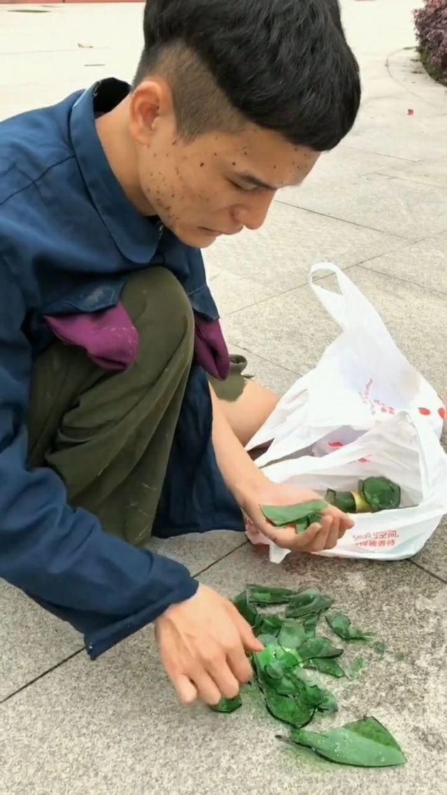 手被微小玻璃扎了怎么办-致敬!他用扎满碎玻璃的手摁住在逃嫌犯