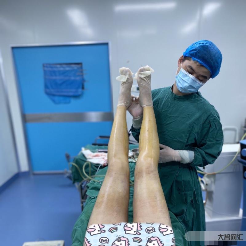 为什么把腿开到最大就不疼了-膝盖疼痛,为啥不能下蹲?有啥好办法可以缓解-大智网汇