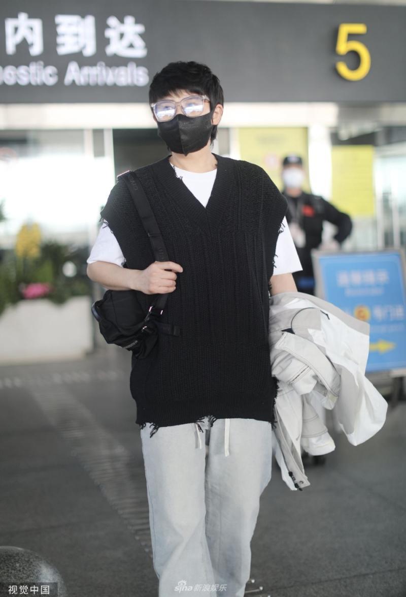 他的手探到我的衣服里怎么办呢-#洗衣服-大智网汇