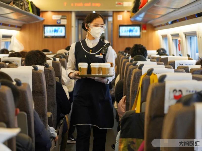盒饭标15元高铁卖35餐服员被停职-高铁餐服员被停职事件-大智网汇