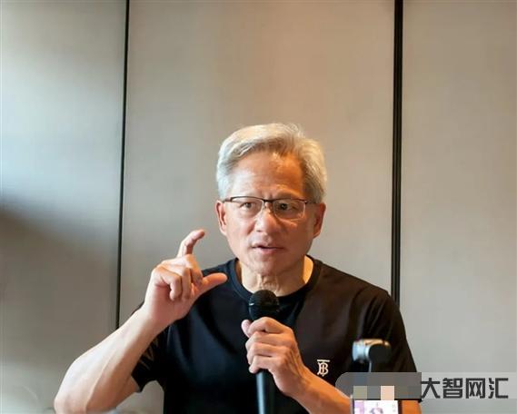 英伟达CEO黄仁勋称在华先进芯片份额已降至0,呼吁放宽限制 英伟达CEO黄仁勋称在华先进芯片份额已降至0,呼吁放宽限制