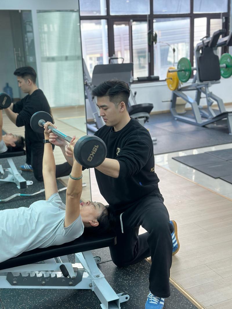 高端私人教练服务:中老年人健康新选择-高端私人教练服务针对中老年人的健康优势 高端私人教练服务:中老年人健康新选择-高端私人教练服务针对中老年人的健康优势